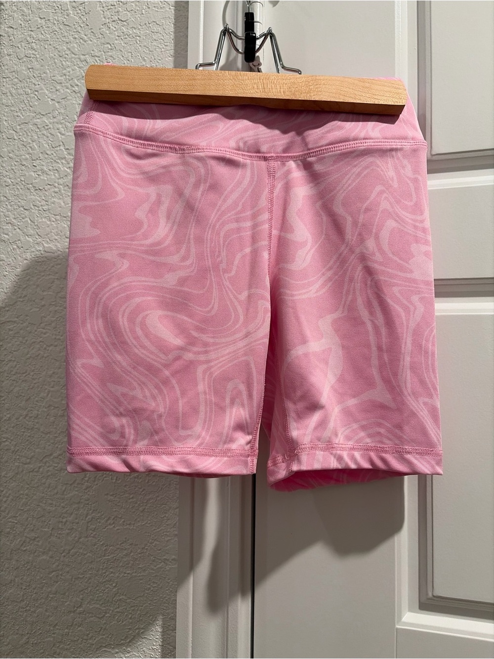 90 Degree by Reflex Girls Size S 7-8 Pink Marble Swirl 6" Bike Shorts